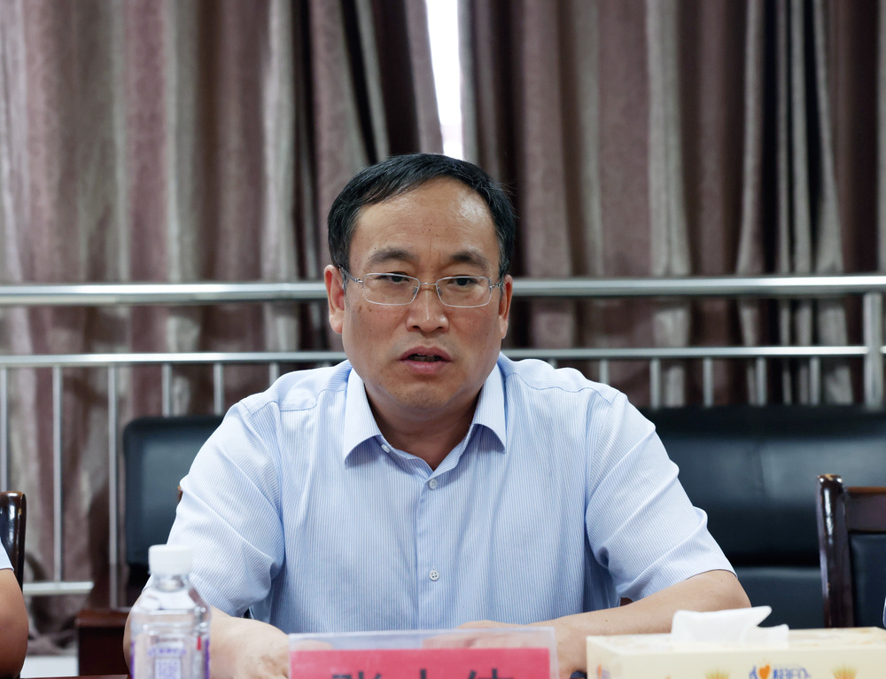 校企合作互惠共赢濮阳县举行人才引进项目签约活动暨揭牌仪式